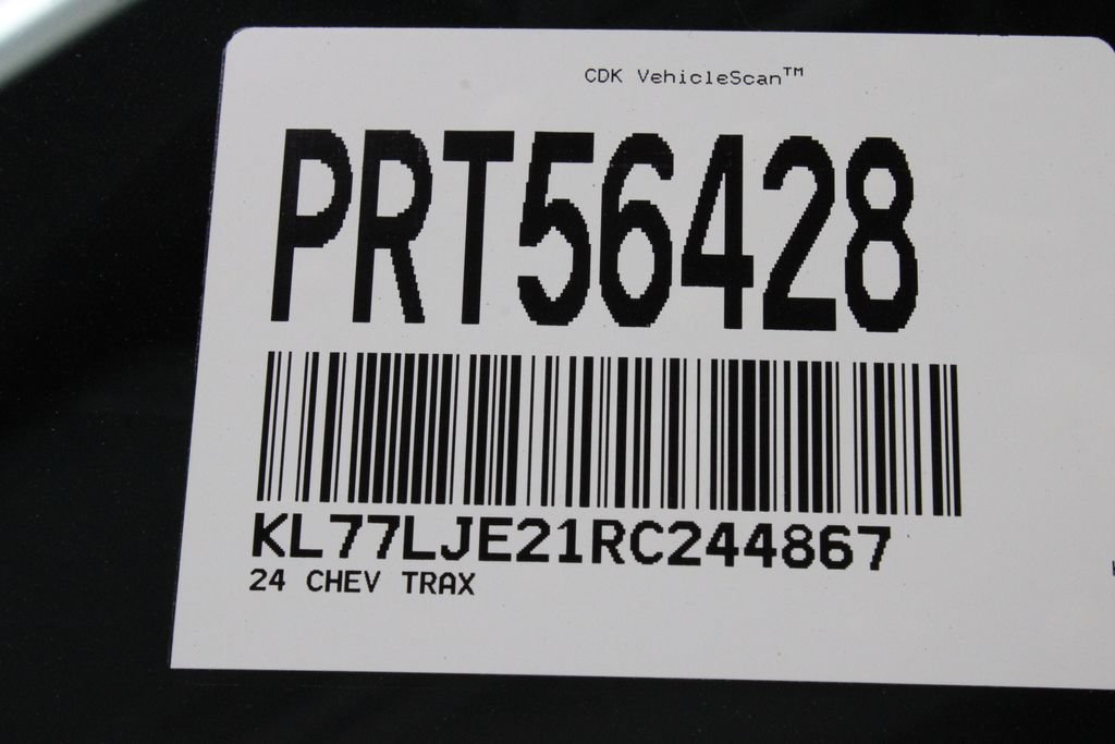 Used 2024 Chevrolet Trax RS w/ Sunroof Package FWD image 37