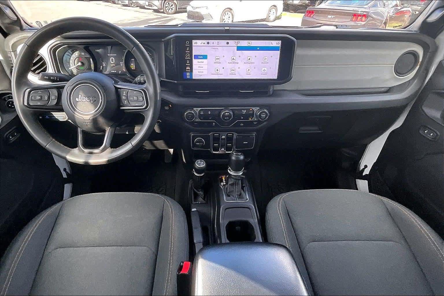 Used 2024 Jeep Wrangler Unlimited w/ Dual Top Group AWD/4WD image 10