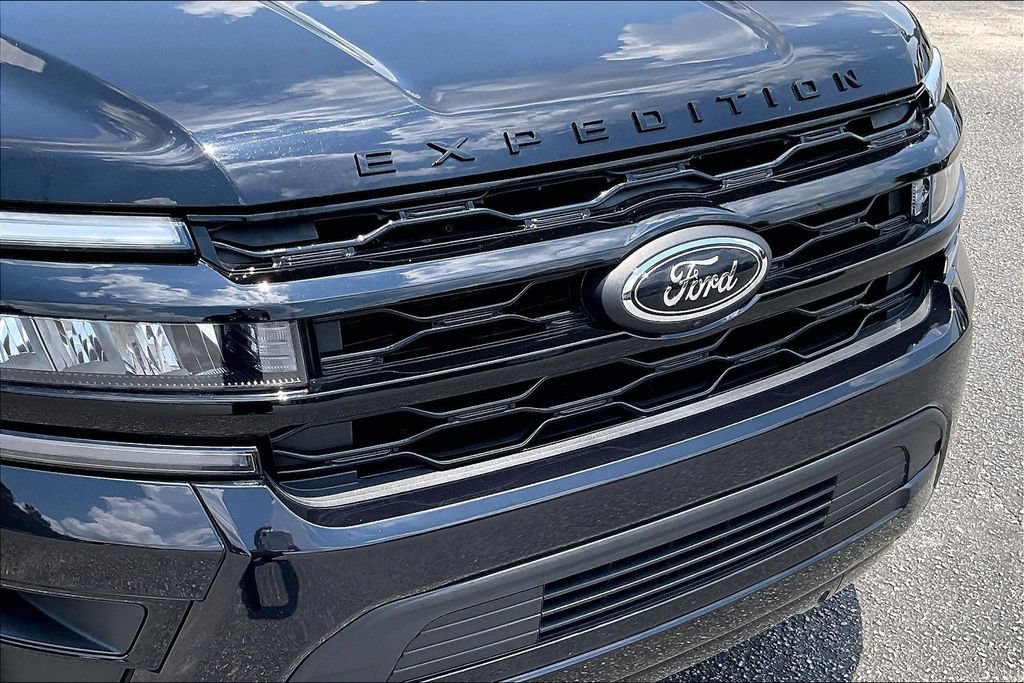 Certified 2023 Ford Expedition Limited RWD image 29