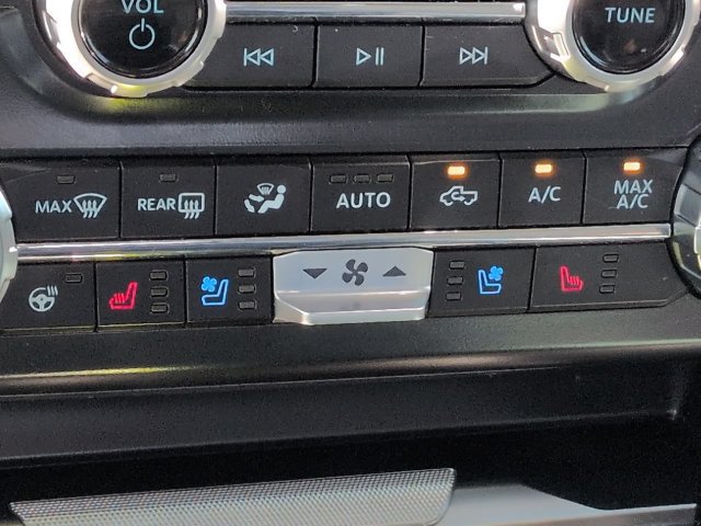 Certified 2025 Ford F450 Platinum w/ Platinum Plus Package AWD/4WD image 31