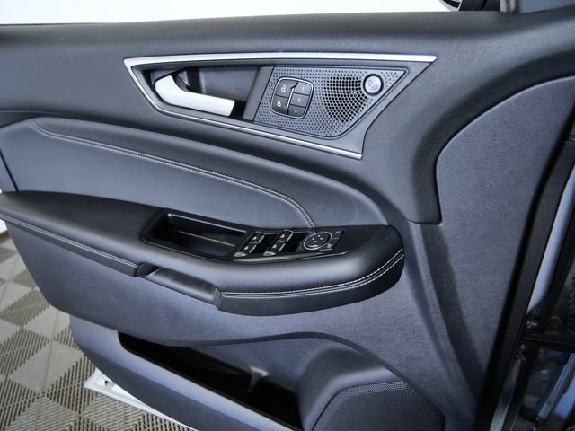 Certified 2020 Ford Edge Titanium w/ Equipment Group 301A AWD/4WD image 27