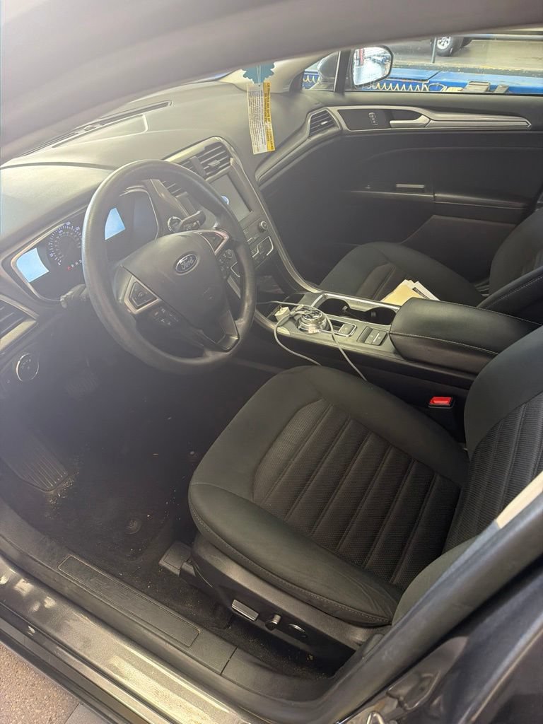 Certified 2020 Ford Fusion SE FWD image 2