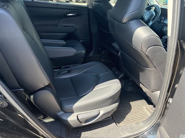 Used 2024 Toyota Highlander XLE image 21