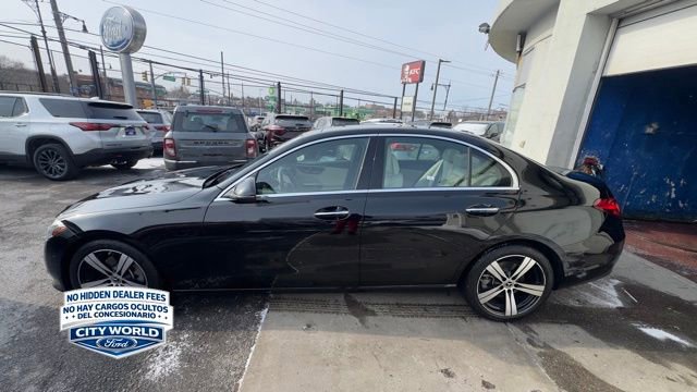 Used 2025 Mercedes-Benz C 300 4MATIC Sedan image 2