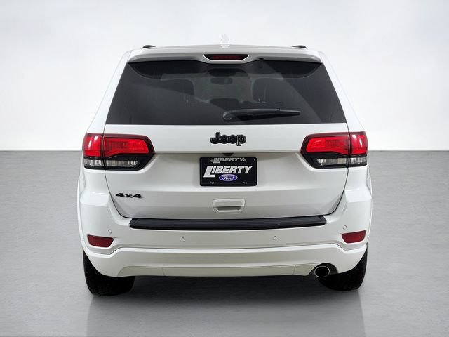 Used 2018 Jeep Grand Cherokee Altitude AWD/4WD image 4