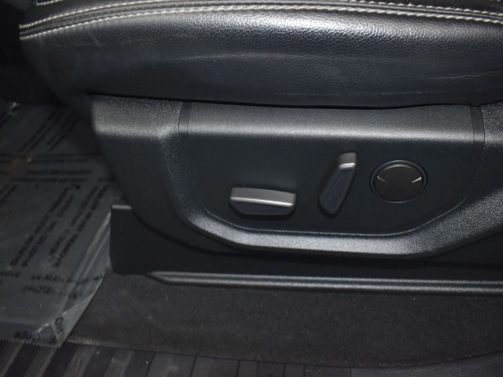 Certified 2020 Ford F350 Lariat w/ Lariat Value Package image 35