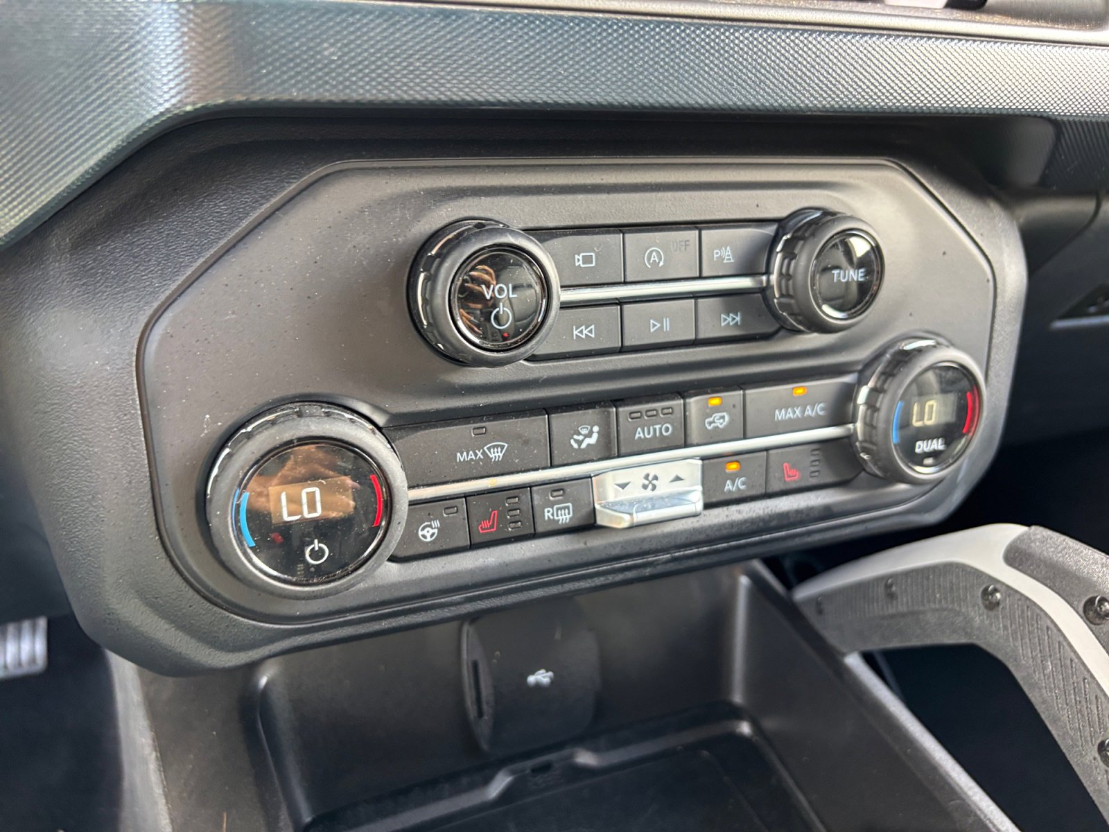 Certified 2023 Ford Bronco Outer Banks AWD/4WD image 31