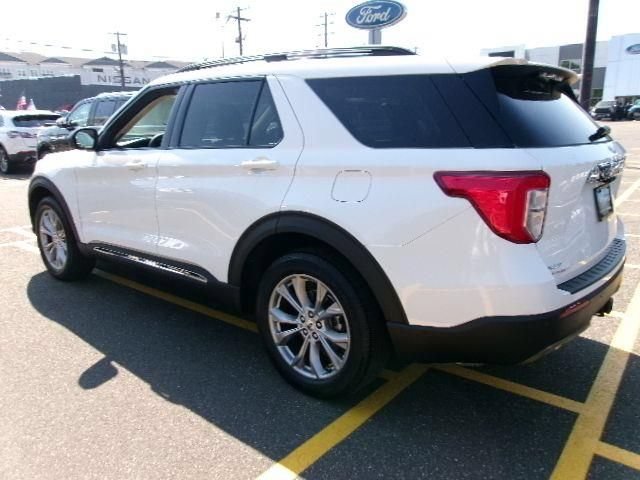 Certified 2023 Ford Explorer XLT w/ Equipment Group 202A AWD/4WD image 6