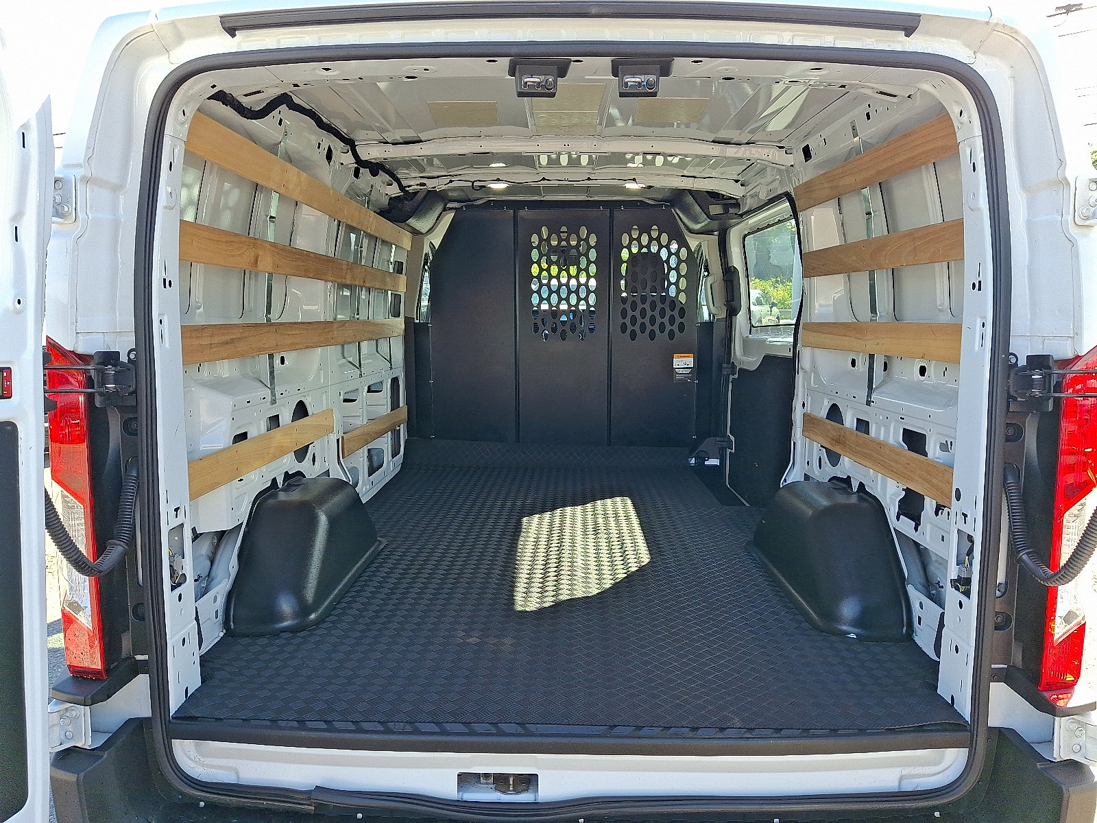 Certified 2025 Ford Transit 250 Low Roof w/ Exterior Upgrade Package RWD image 27