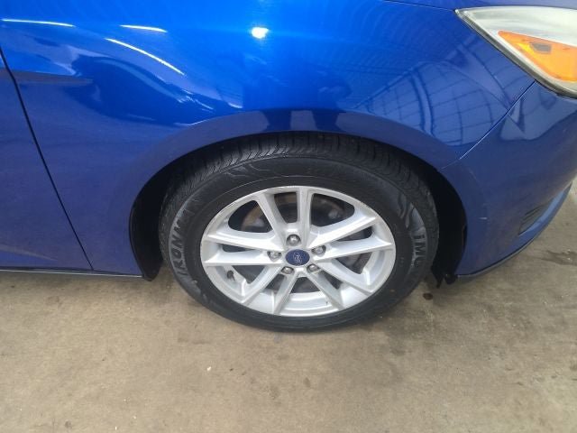 Certified 2018 Ford Focus SE FWD image 2