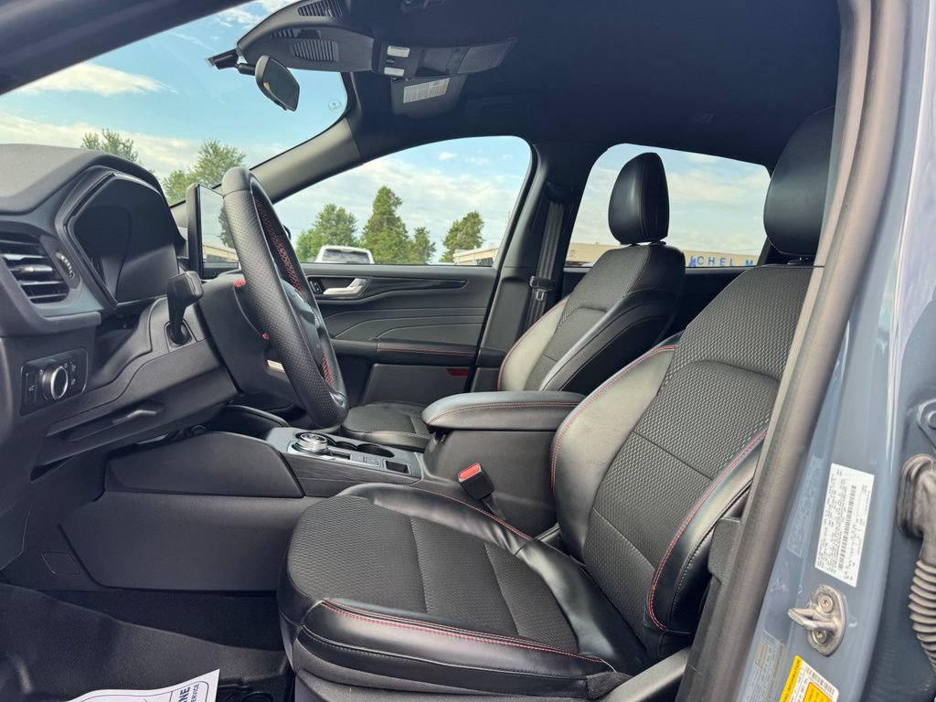 Certified 2024 Ford Escape ST-Line w/ Tech Pack #1 FWD image 5