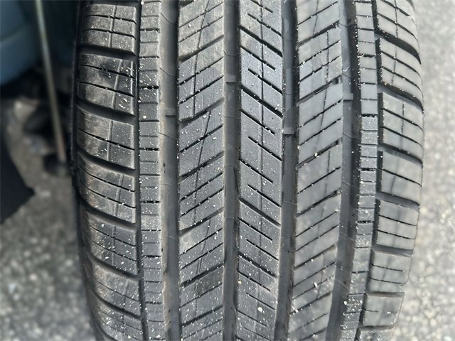 Used 2025 Volkswagen Taos SE image 11