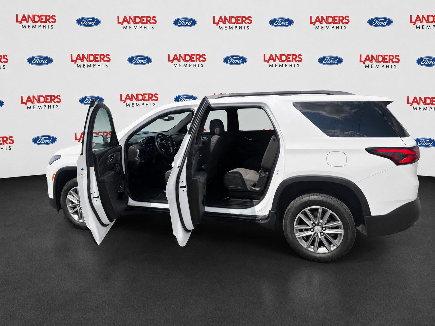 Used 2023 Chevrolet Traverse LT FWD image 7