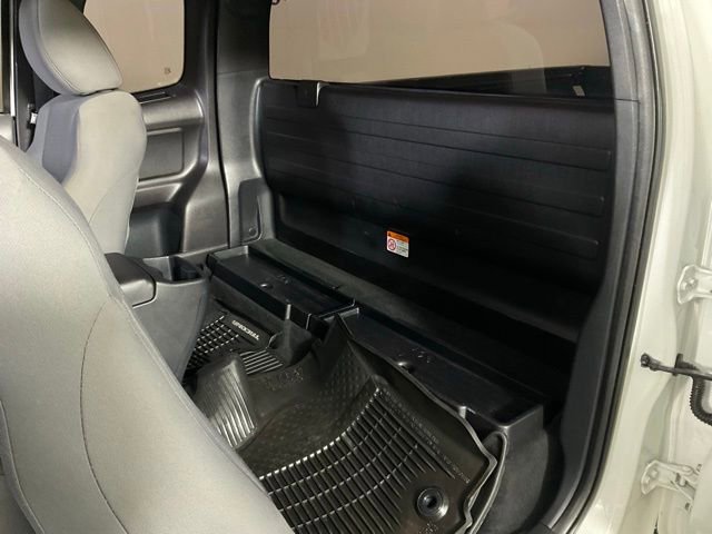 Used 2018 Toyota Tacoma SR image 15