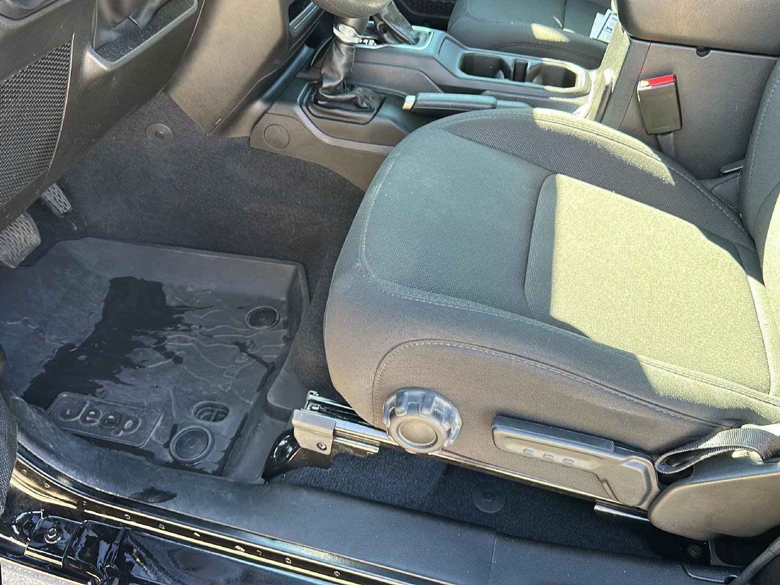 Used 2023 Jeep Wrangler Sport image 12