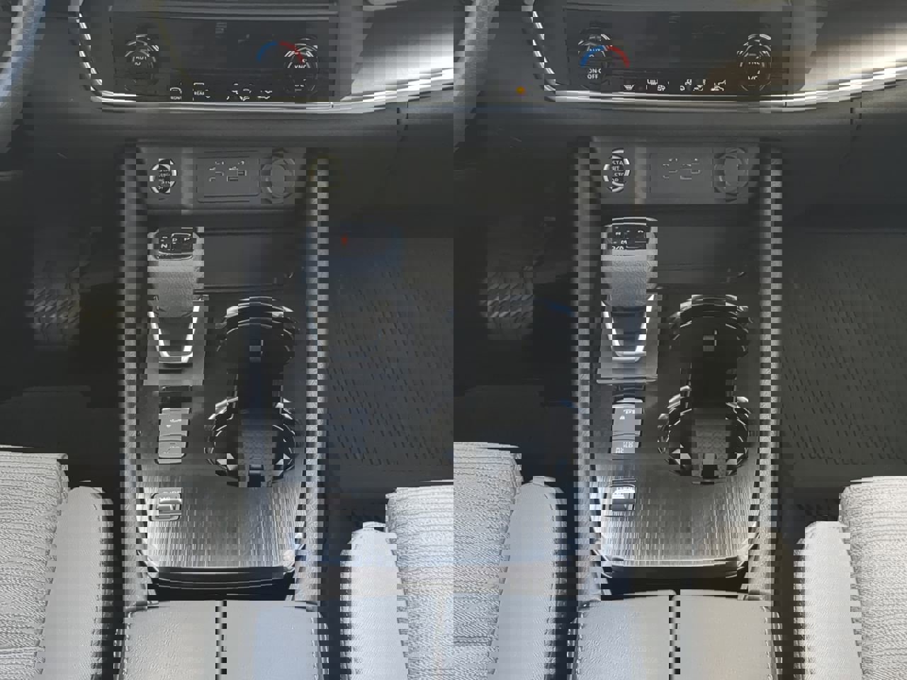 Used 2023 Nissan Rogue SV image 17