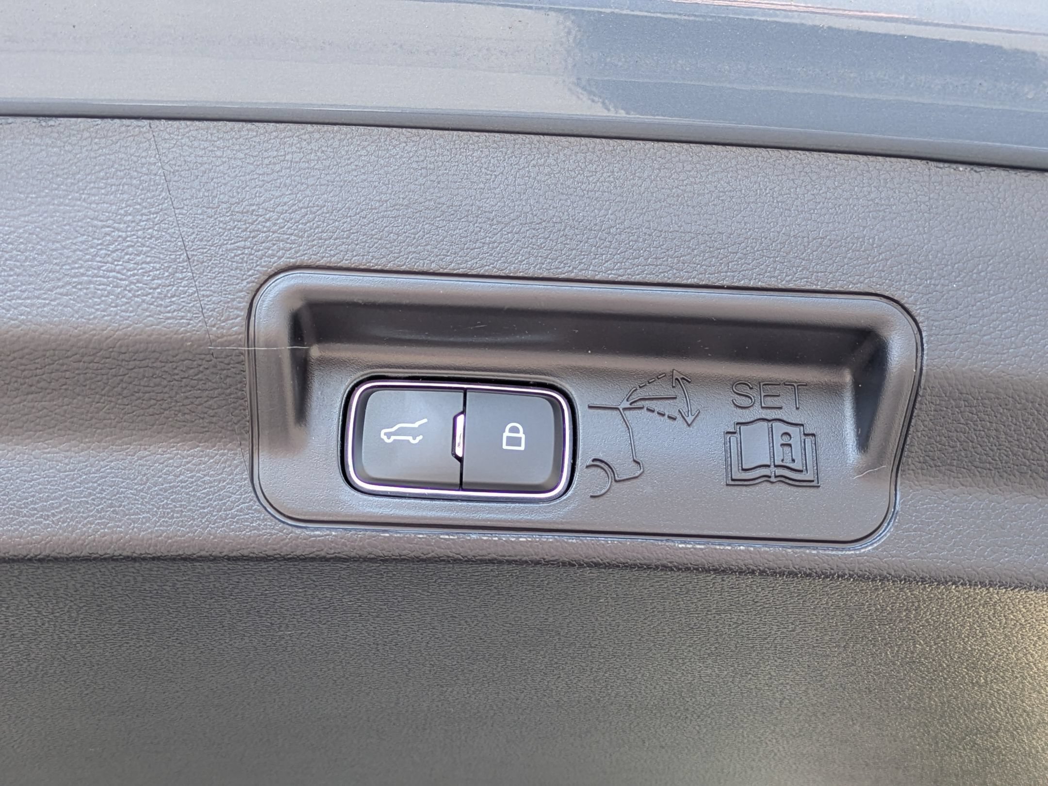 Certified 2025 Ford Explorer Active AWD/4WD image 32
