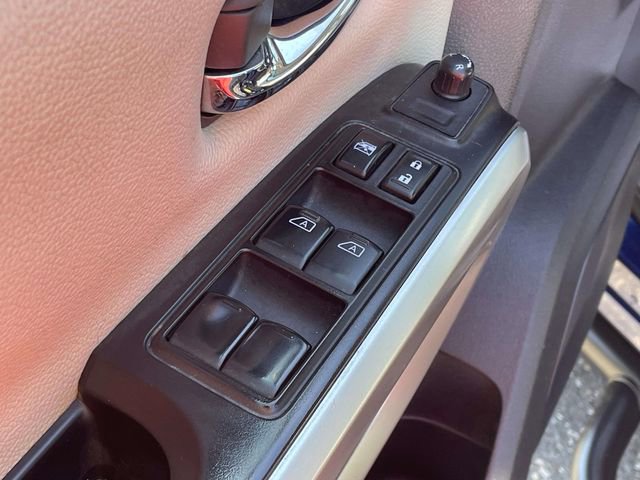 Used 2021 Nissan Titan SV w/ SV Convenience Package AWD/4WD image 13