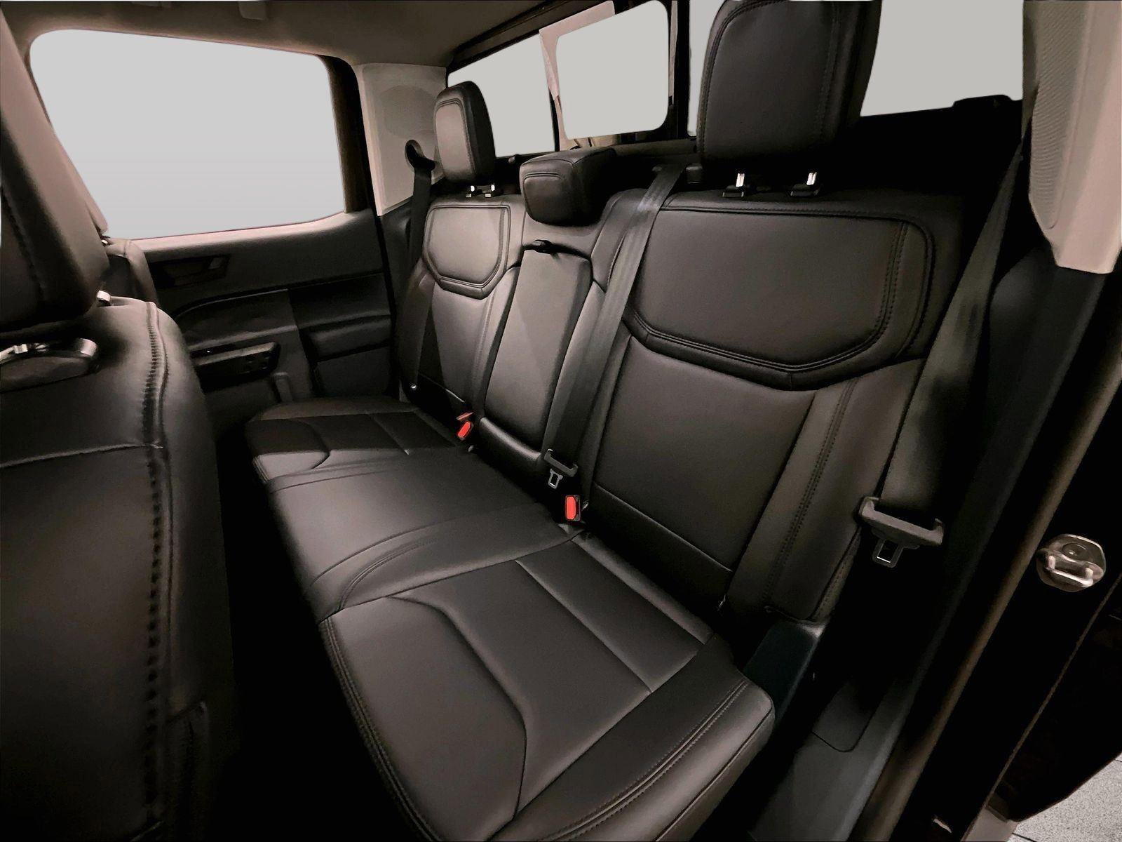 Certified 2025 Ford Maverick Lariat w/ Black Appearance Package image 25