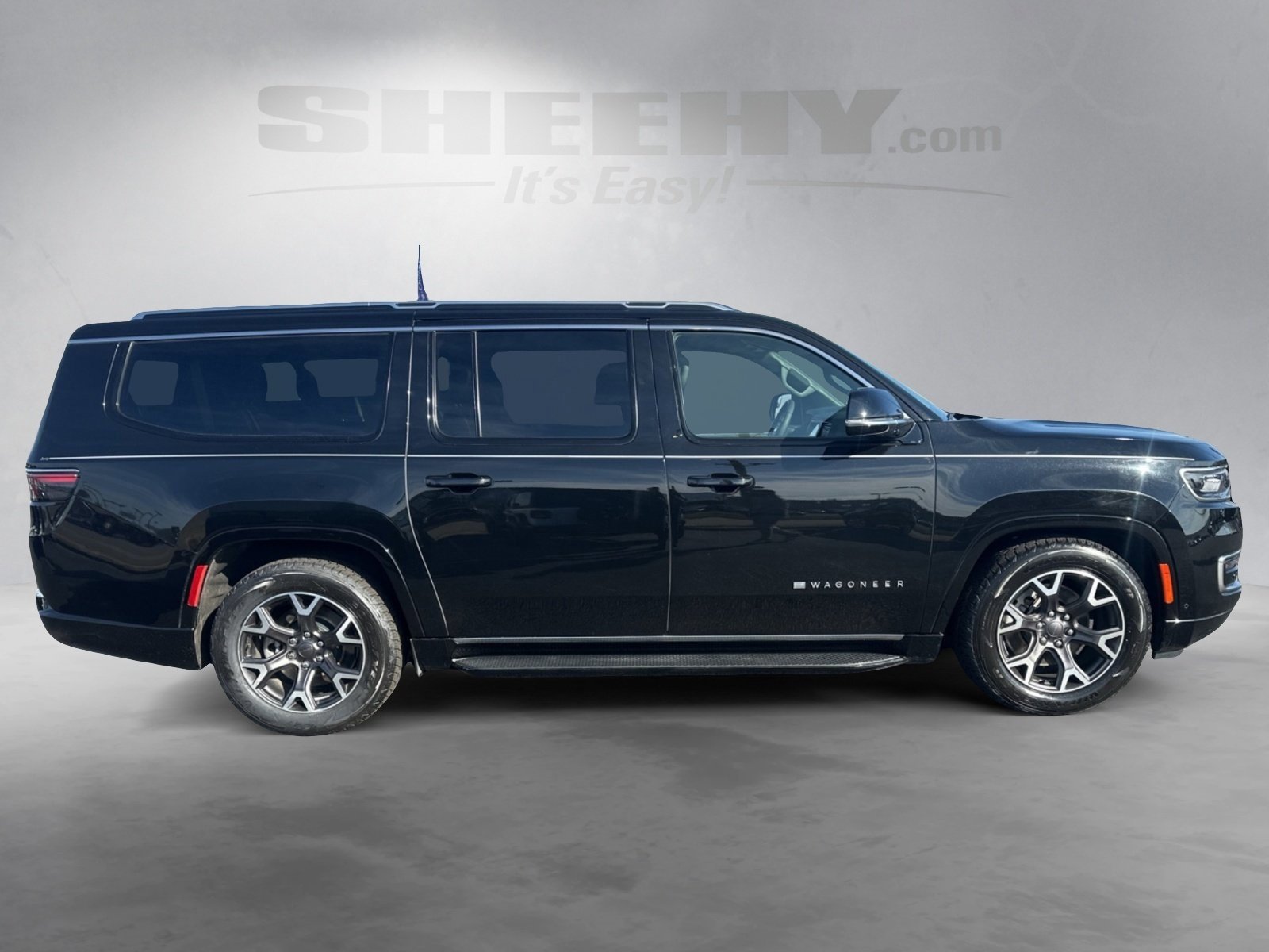 Used 2024 Jeep Wagoneer L Series III w/ Flexible Seating Group image 6