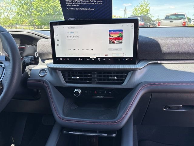 Certified 2025 Ford Explorer ST-Line AWD/4WD image 11