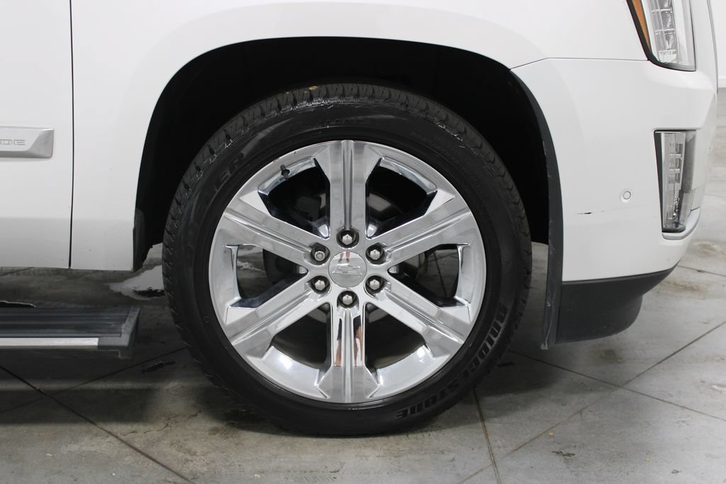 Used 2020 Cadillac Escalade Premium Luxury AWD/4WD image 14