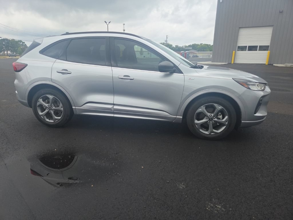 Certified 2023 Ford Escape ST-Line w/ Tech Pack #1 FWD image 15