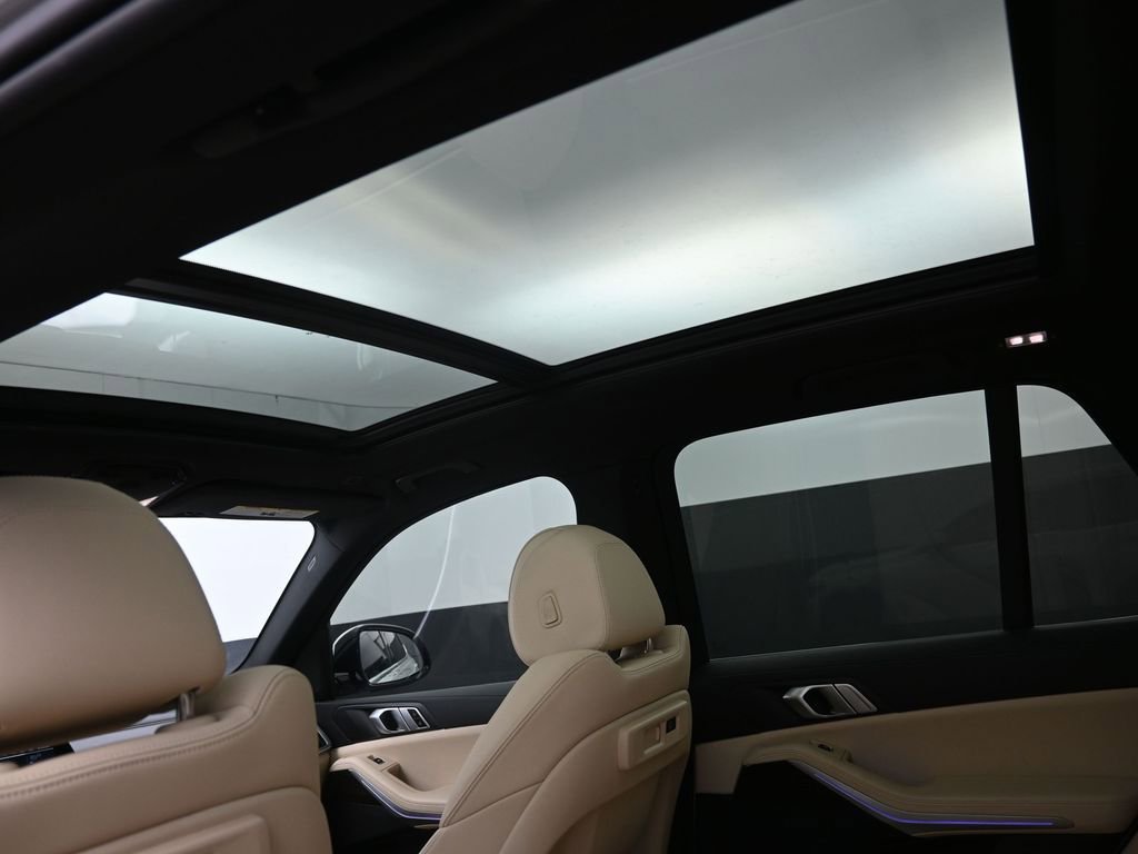 Used 2021 BMW X5 sDrive40i w/ Premium Package 2 RWD image 2