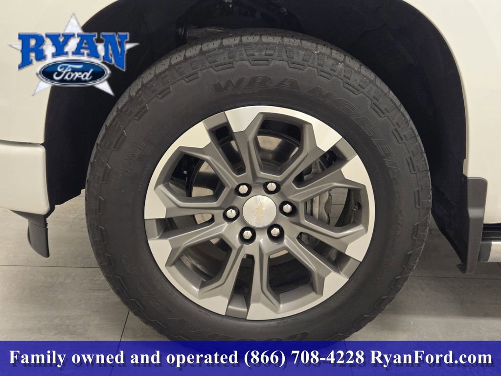Used 2024 Chevrolet Silverado 1500 High Country w/ Technology Package image 7