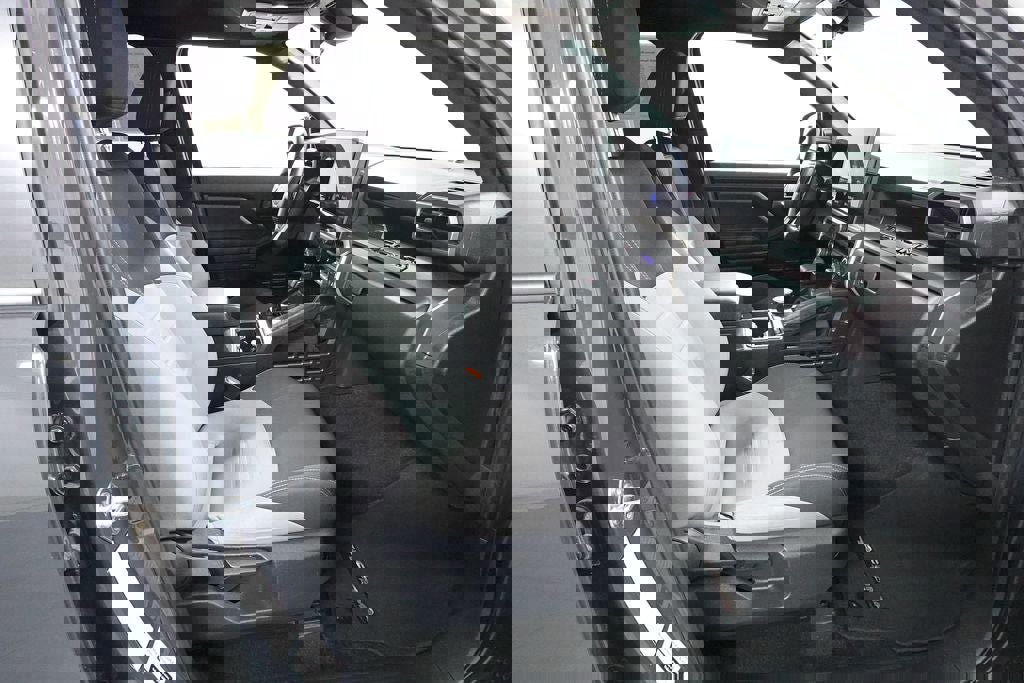 Used 2025 Toyota Tacoma TRD Off-Road image 30