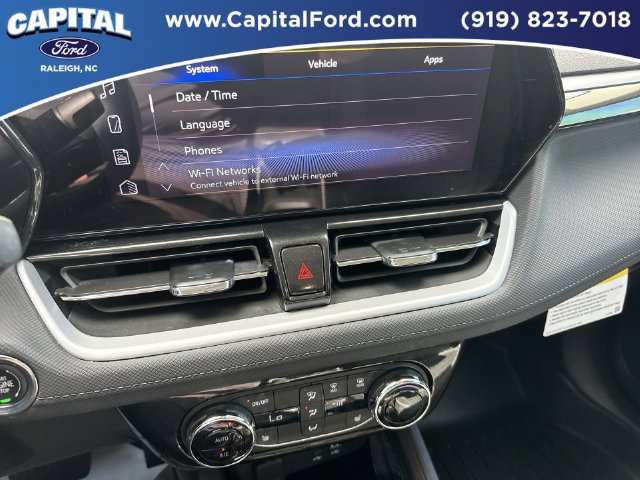 Used 2025 Chevrolet TrailBlazer LT w/ Convenience Package AWD/4WD image 26