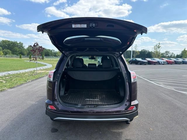 Used 2018 Toyota RAV4 Limited AWD/4WD image 10