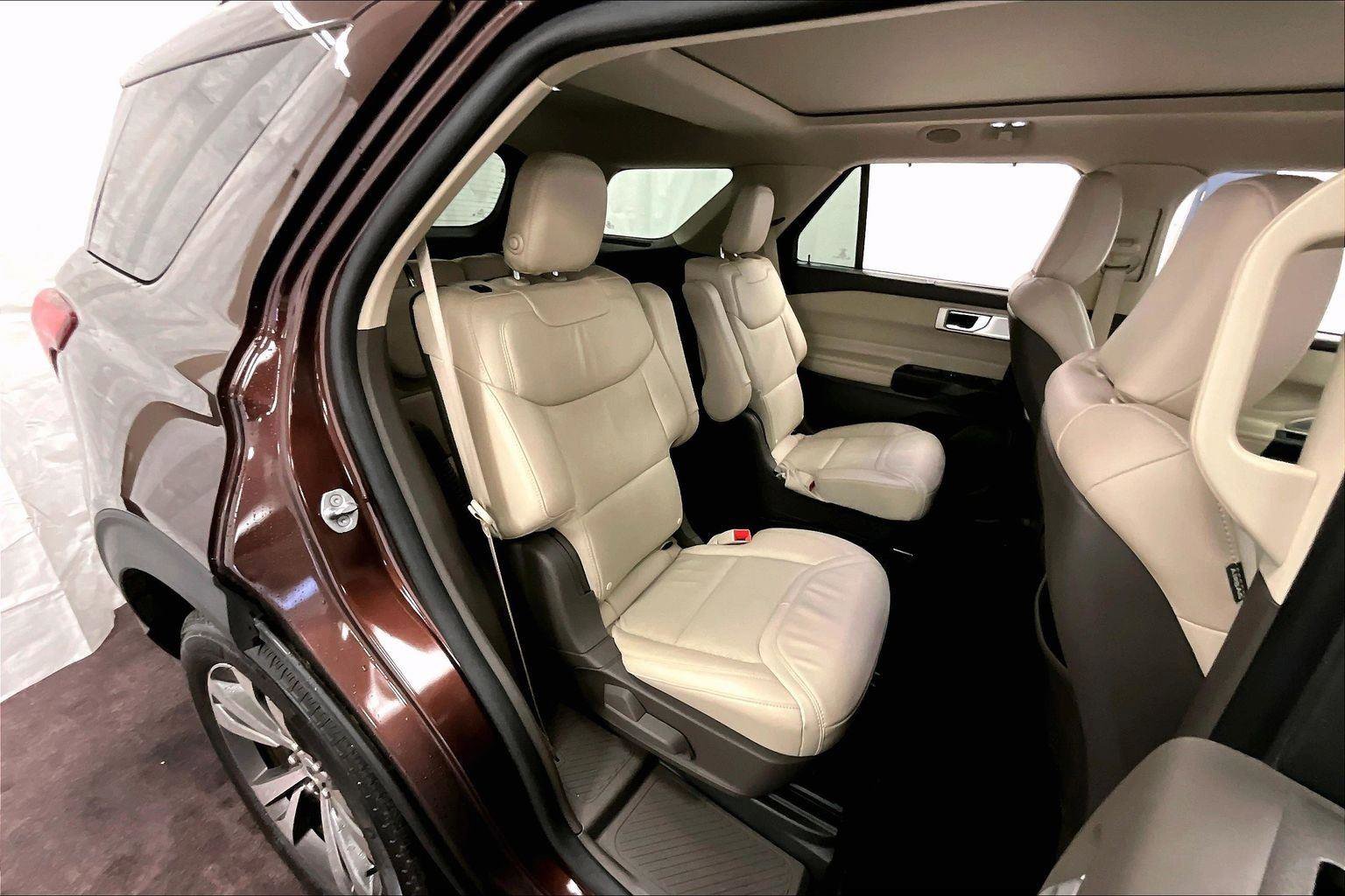 Certified 2020 Ford Explorer Platinum w/ Premium Technology Package image 26