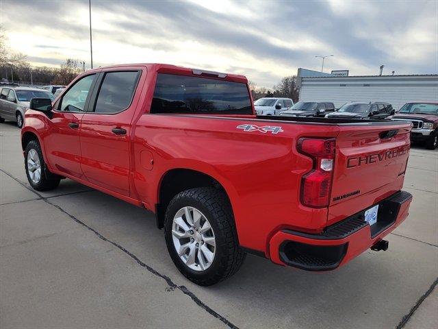 Used 2023 Chevrolet Silverado 1500 Custom image 2