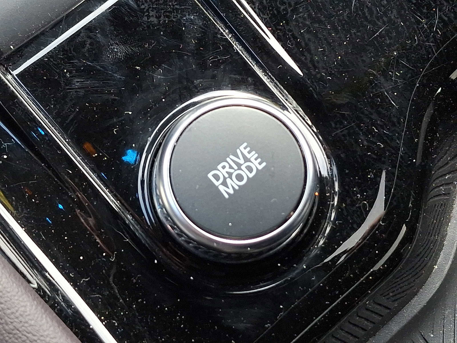 Certified 2025 Ford Explorer Platinum w/ LUX Leather Package image 25