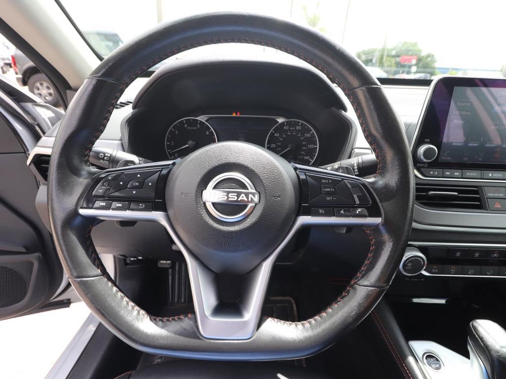 Used 2024 Nissan Altima 2.5 SR FWD image 17