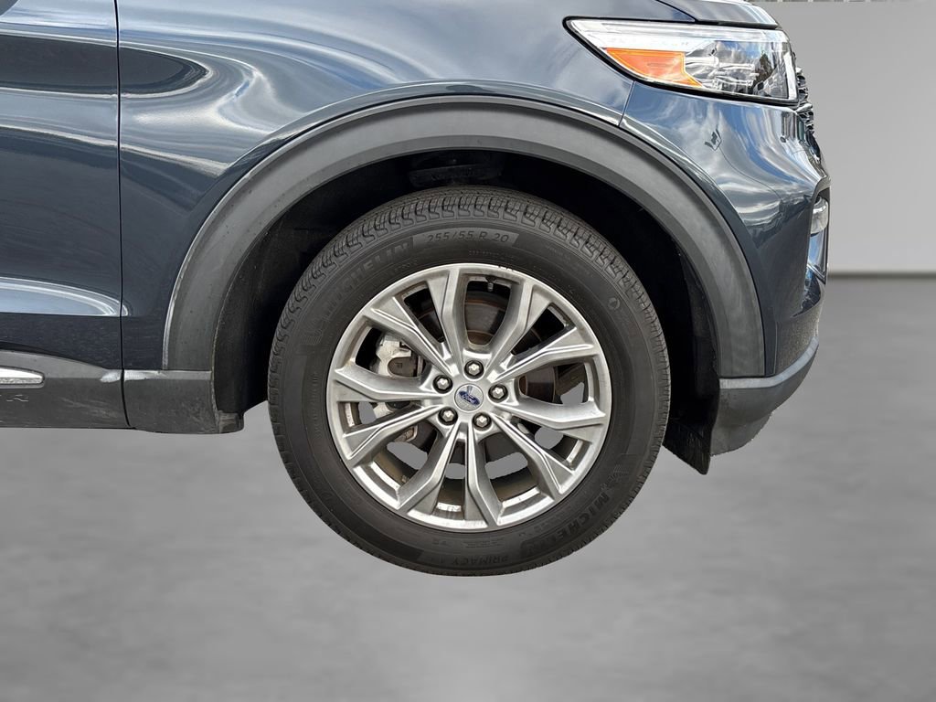 Certified 2022 Ford Explorer XLT w/ Equipment Group 202A image 18