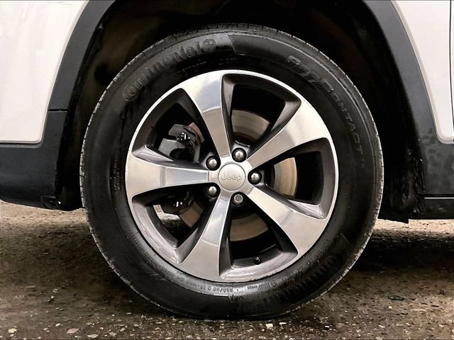 Used 2020 Jeep Cherokee Limited AWD/4WD image 8