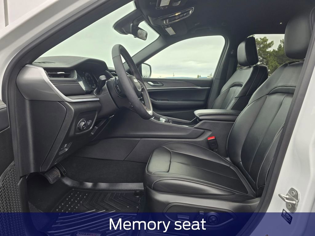 Used 2025 Jeep Grand Cherokee L Limited w/ Trailer Tow Package AWD/4WD image 13