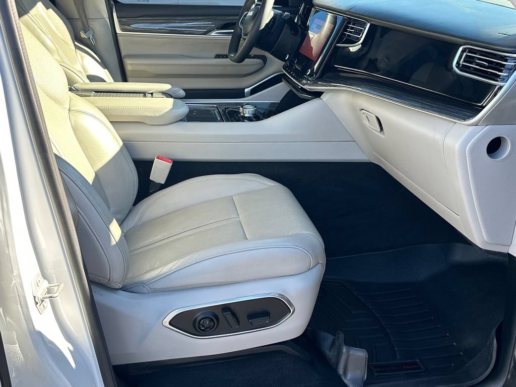 Used 2022 Jeep Wagoneer Series II RWD image 13