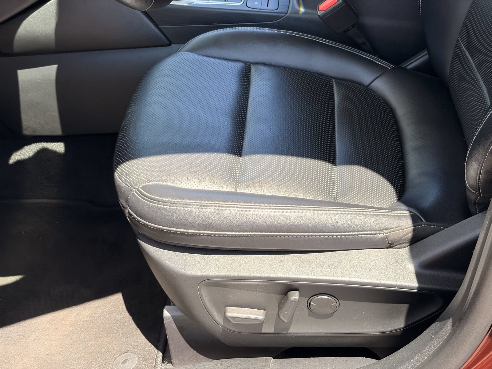 Certified 2021 Ford Escape SEL FWD image 18