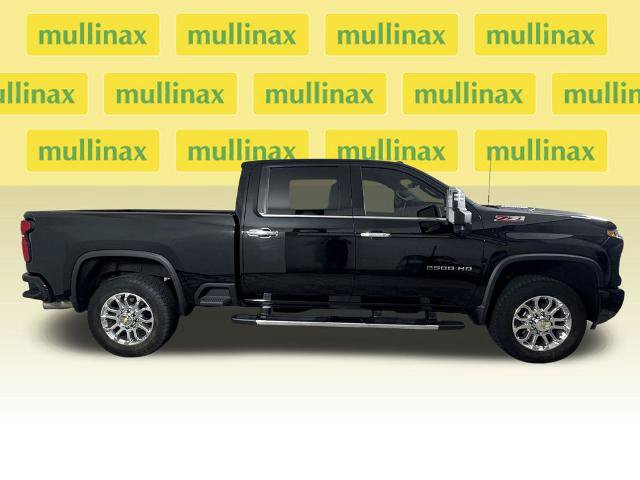 Used 2024 Chevrolet Silverado 2500 LTZ w/ LTZ Plus Package AWD/4WD image 2