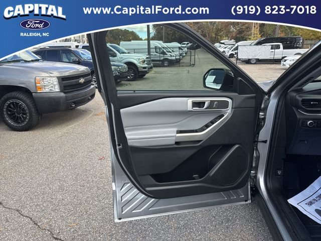 Certified 2022 Ford Explorer XLT w/ Equipment Group 202A image 19
