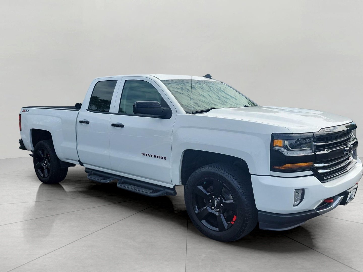 Used 2017 Chevrolet Silverado 1500 LT w/ Redline Edition