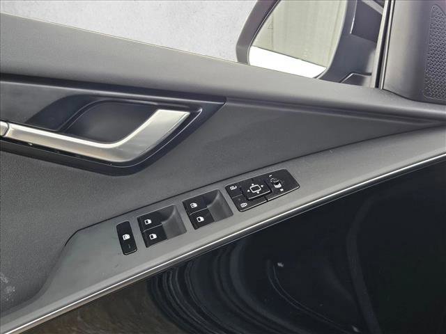 Used 2023 Kia Niro EX w/ EX Cold Weather Package image 9