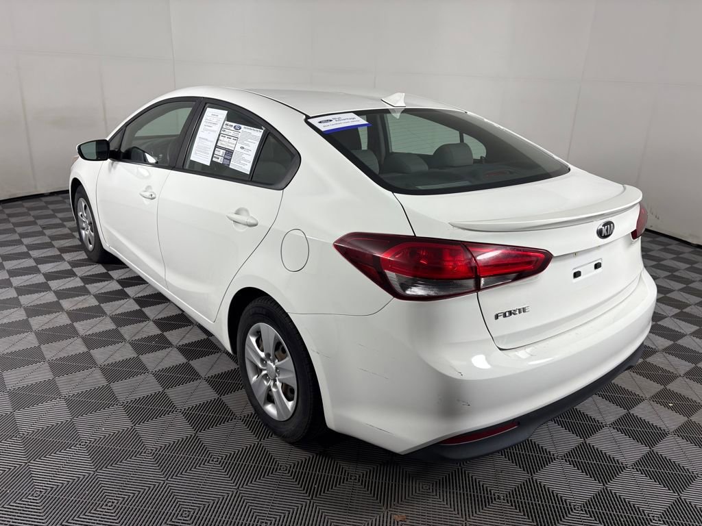 Used 2018 Kia Forte LX w/ LX Rear Camera Package image 3