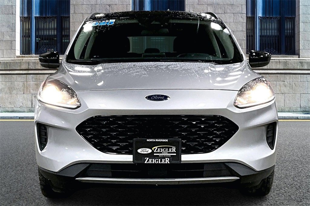 Certified 2020 Ford Escape SE Sport image 3