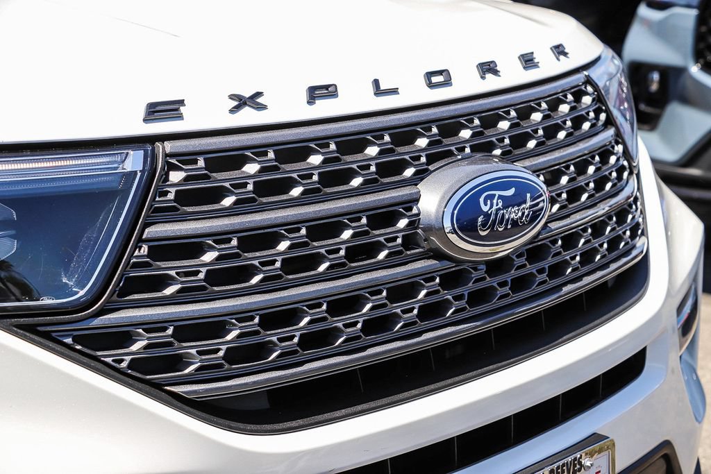 Certified 2023 Ford Explorer XLT w/ Equipment Group 202A RWD image 6
