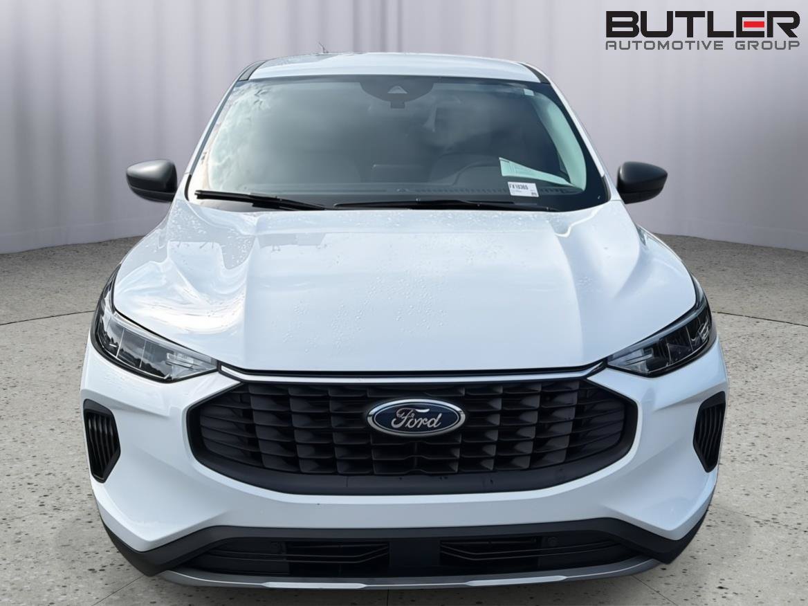 Certified 2025 Ford Escape Active w/ Cold Weather Package FWD image 9