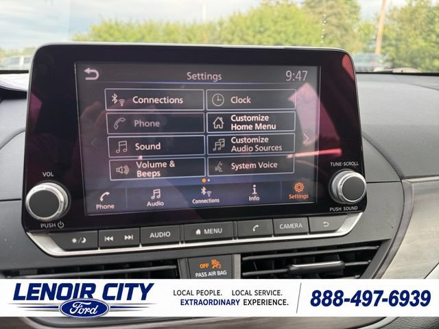 Used 2024 Nissan Altima 2.5 SV FWD image 25